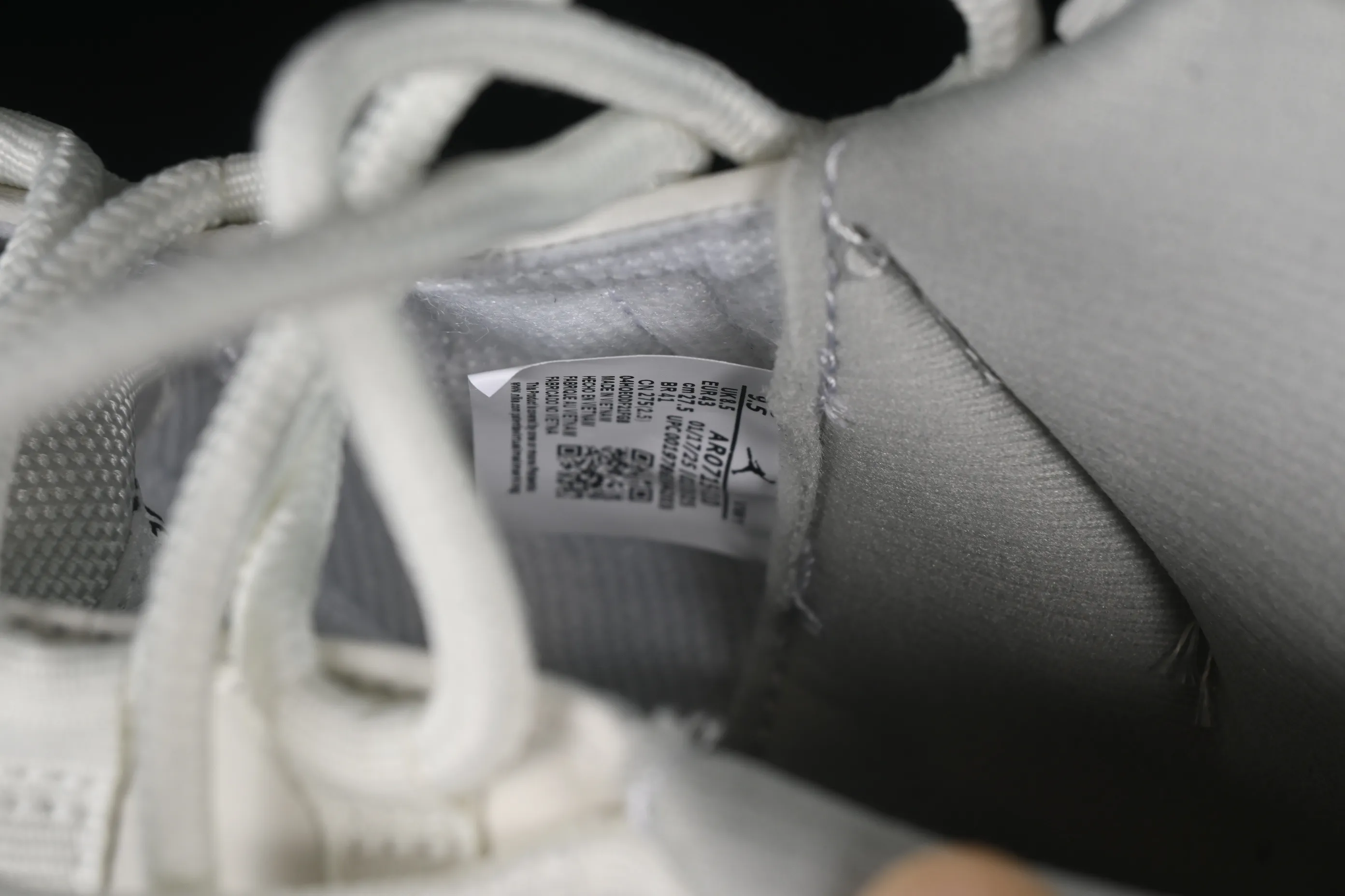 All categories Air Jordan Jordan series basketball shoes Air Jordan 11 Air Jordan 11 Retro "Grand Finale" AJ11 Joe 11 Pearl Gray AR0715-110